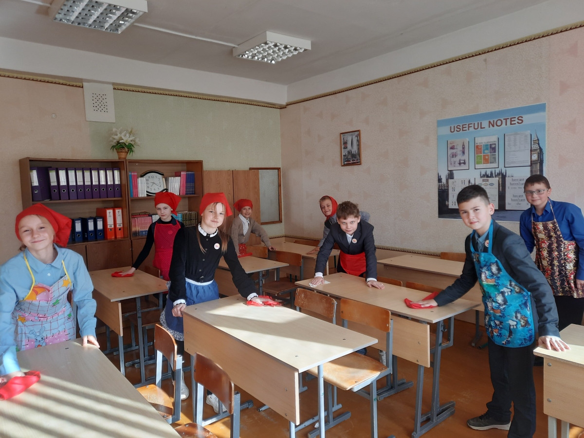 Постер к социальной практике: В чистом классе учёба приятнее (коллективизм).