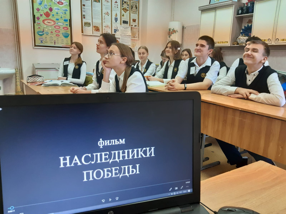 Постер к социальной практике: Своих не бросаем