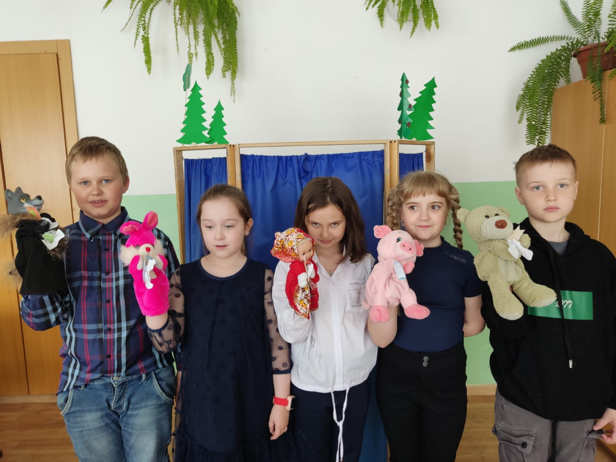 Постер к социальной практике: Не красна жизнь днями, а красна делами
