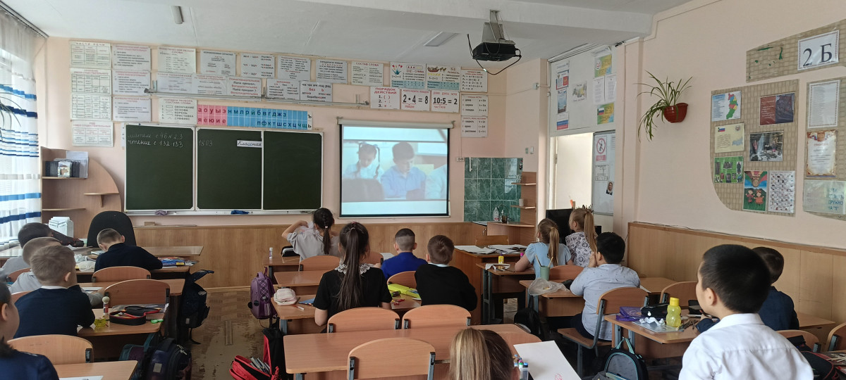 Постер к социальной практике: С кем поживешь, у того и переймешь