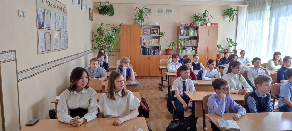 Постер к социальной практике: Когда быть должным - неплохо