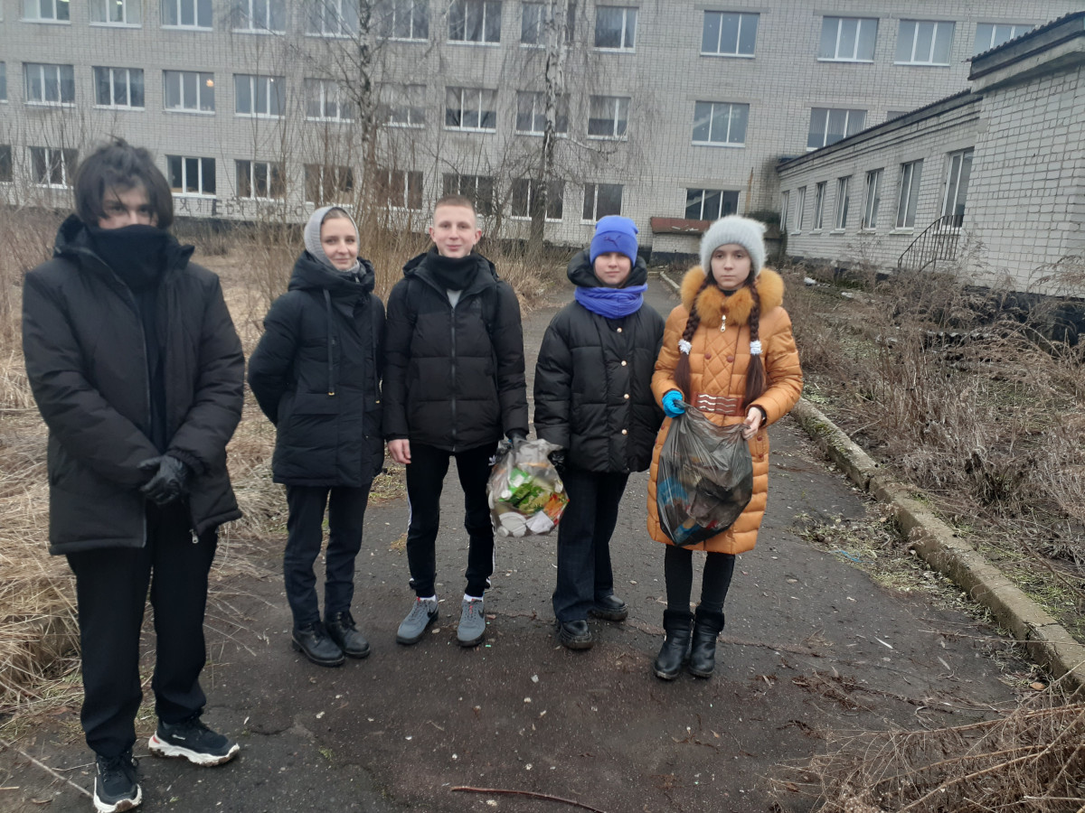 Постер к социальной практике: Школа второй дом. Акция- "Чистый двор"