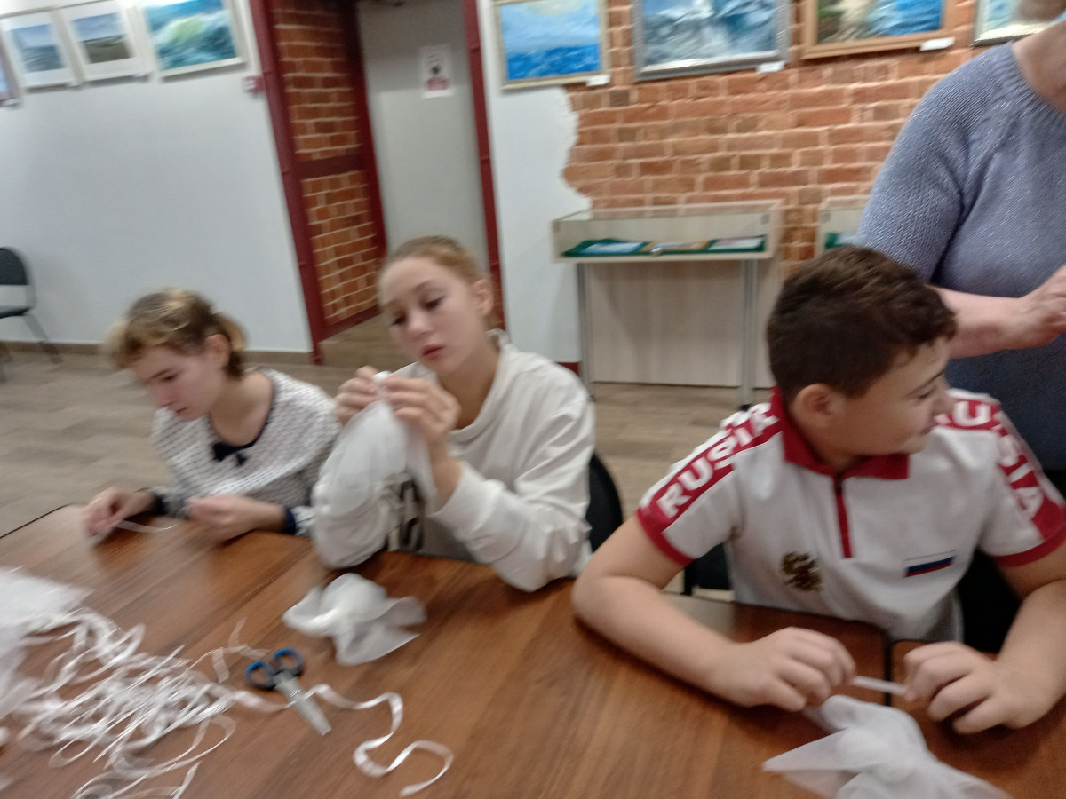 Постер к социальной практике: Подарки для своих близких