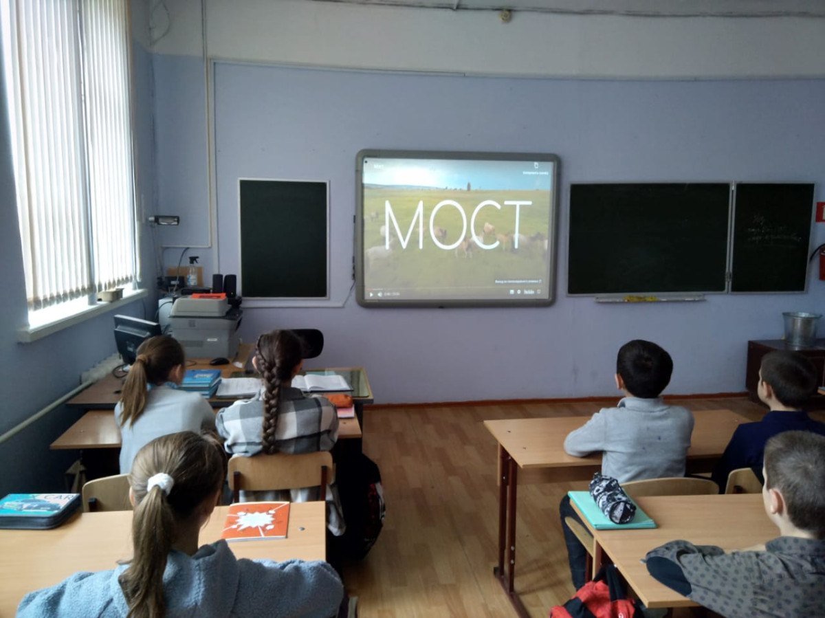 Постер к социальной практике: Наблюдаем и исследуем