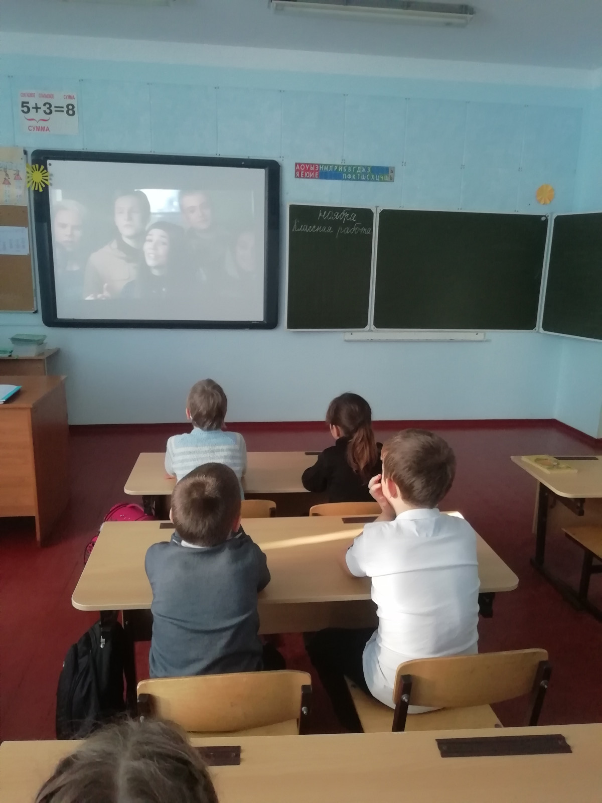 Постер к социальной практике: Нам песня строить и жить помогает!