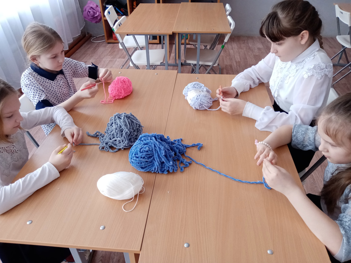 Постер к социальной практике: За руку с Богом