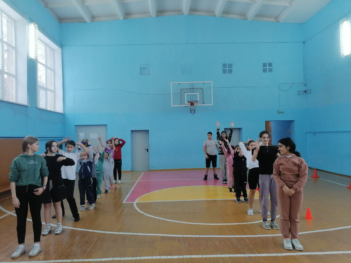 Постер к социальной практике: МБОУ ЦО №18, г.Тула "Спорт -единая сила, воплощая его в дело"