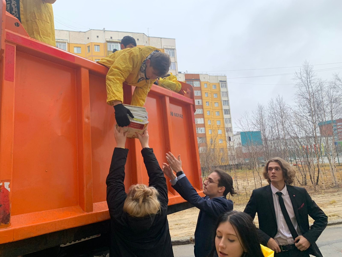 Постер к социальной практике: Сбор макулатуры и пластиковых крышечек