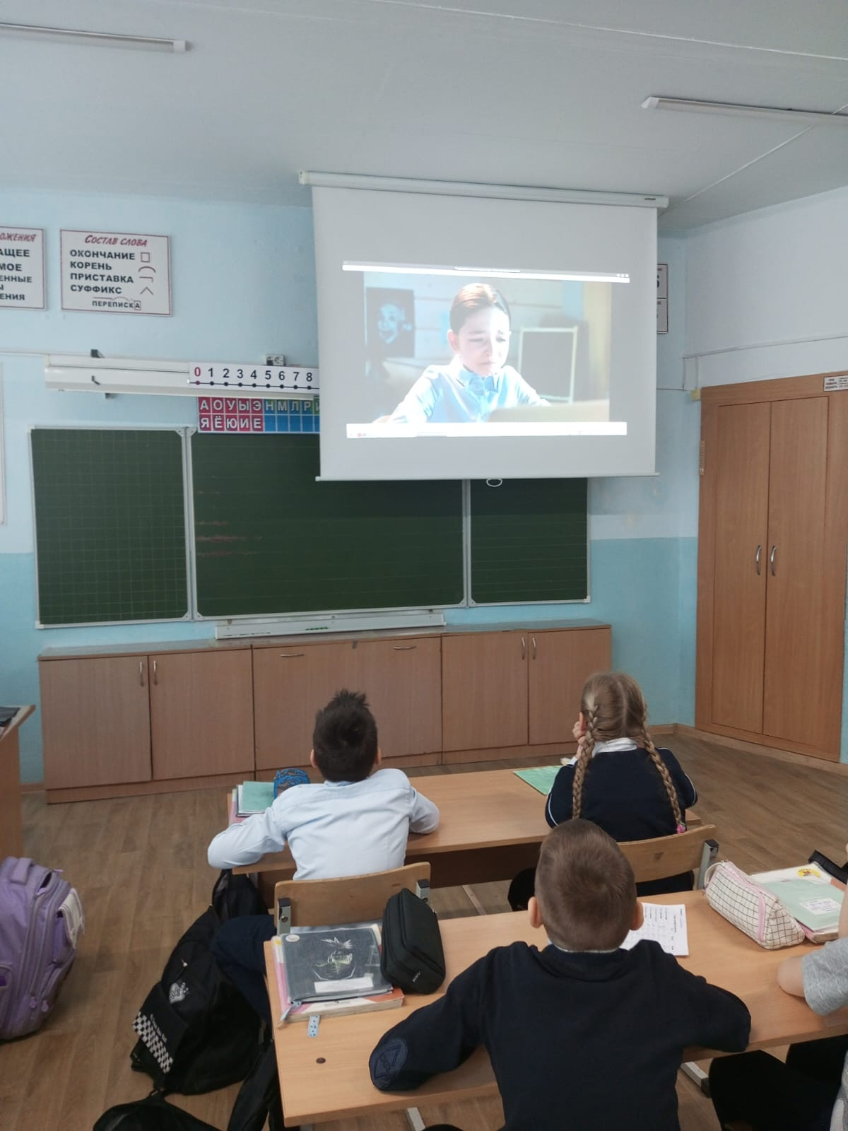 Постер к социальной практике: Открытки для мам и бабушек к 8 марта.