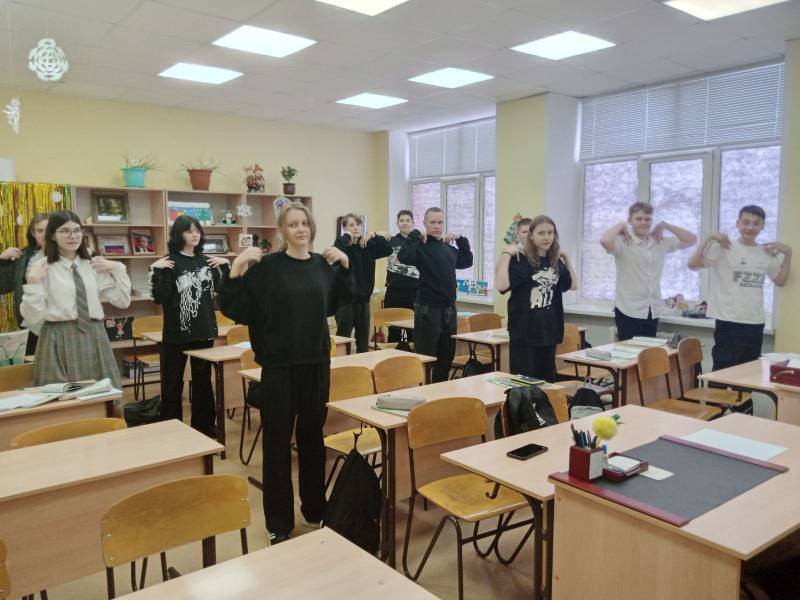Постер к социальной практике: Все начинается с малого.