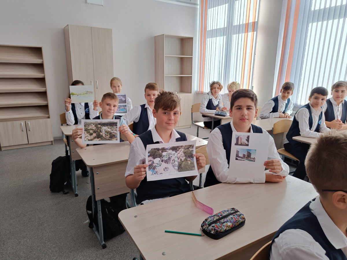 Постер к социальной практике: Делаем все вместе.