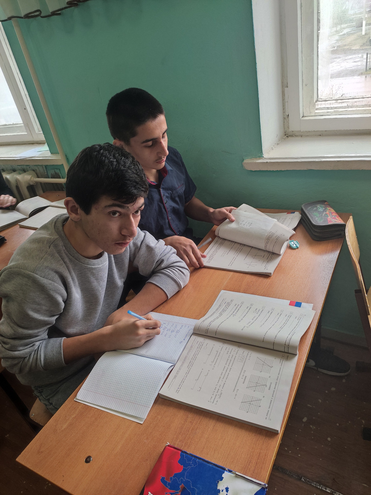 Постер к социальной практике: «Все за одного, а один за всех, тогда и в деле будет успех».