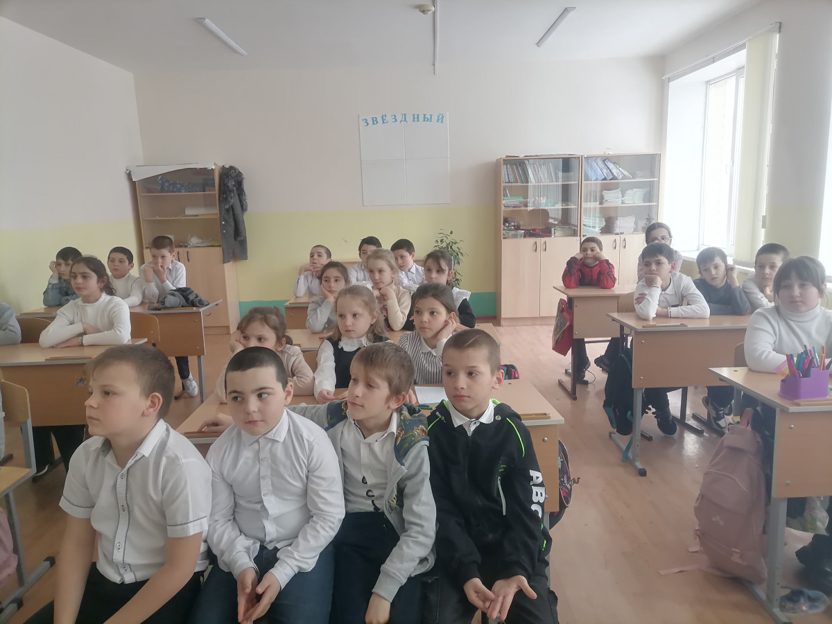 Постер к социальной практике: Честь имею