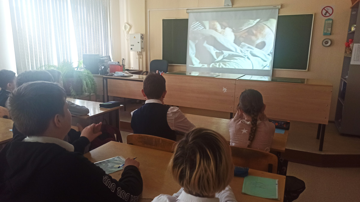 Постер к социальной практике: Бережное отношение и любовь к своим близким.