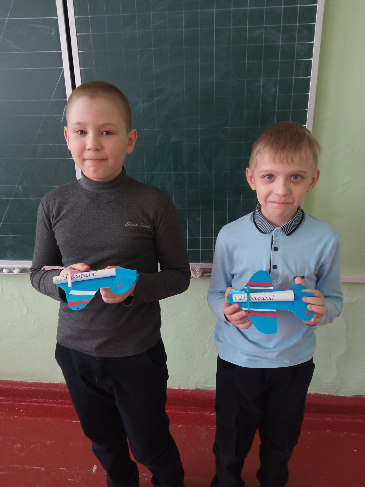 Постер к социальной практике: Поздравлений и подвигов мало не бывает!