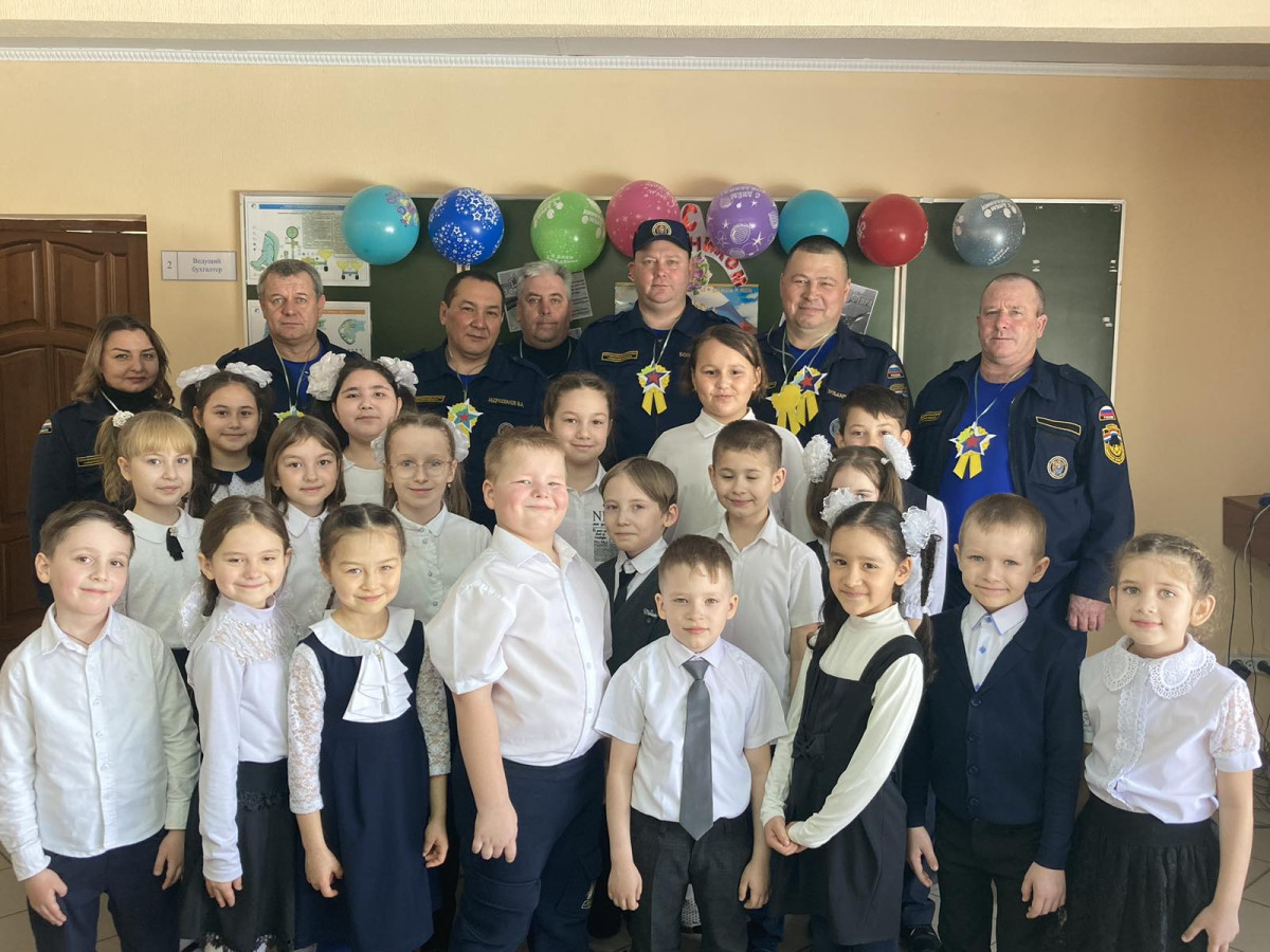 Постер к социальной практике: Людям мужественной профессии посвящается...