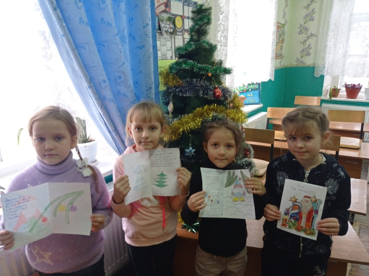 Постер к социальной практике: Просмотр фильма "Новогодний подарок" про добро.