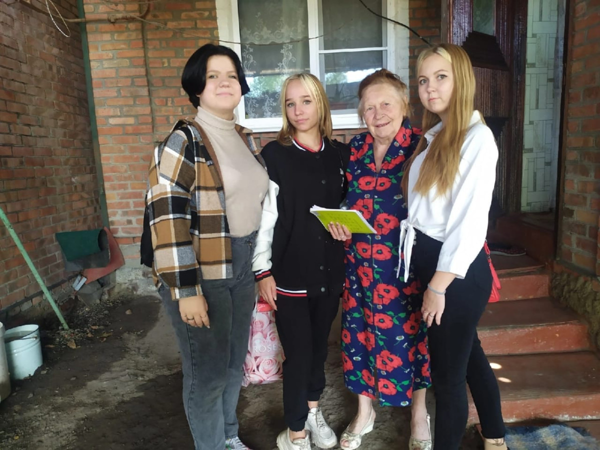 Постер к социальной практике: С днем учителя!