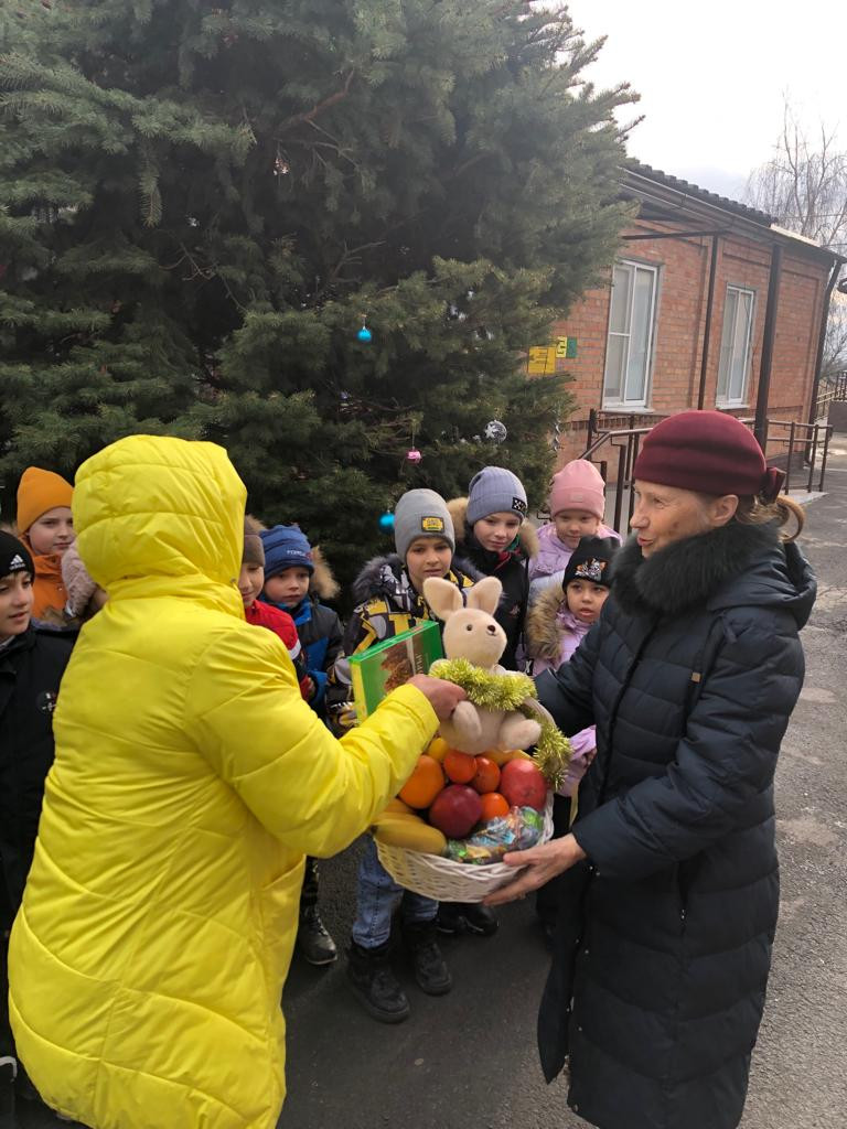 Постер к социальной практике: Добро в Новый год 🎄