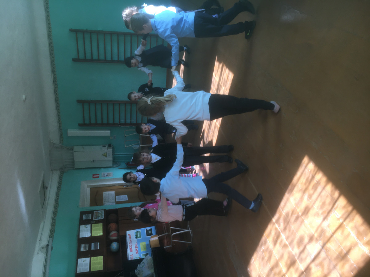 Постер к социальной практике: Дружбой дорожить умей!