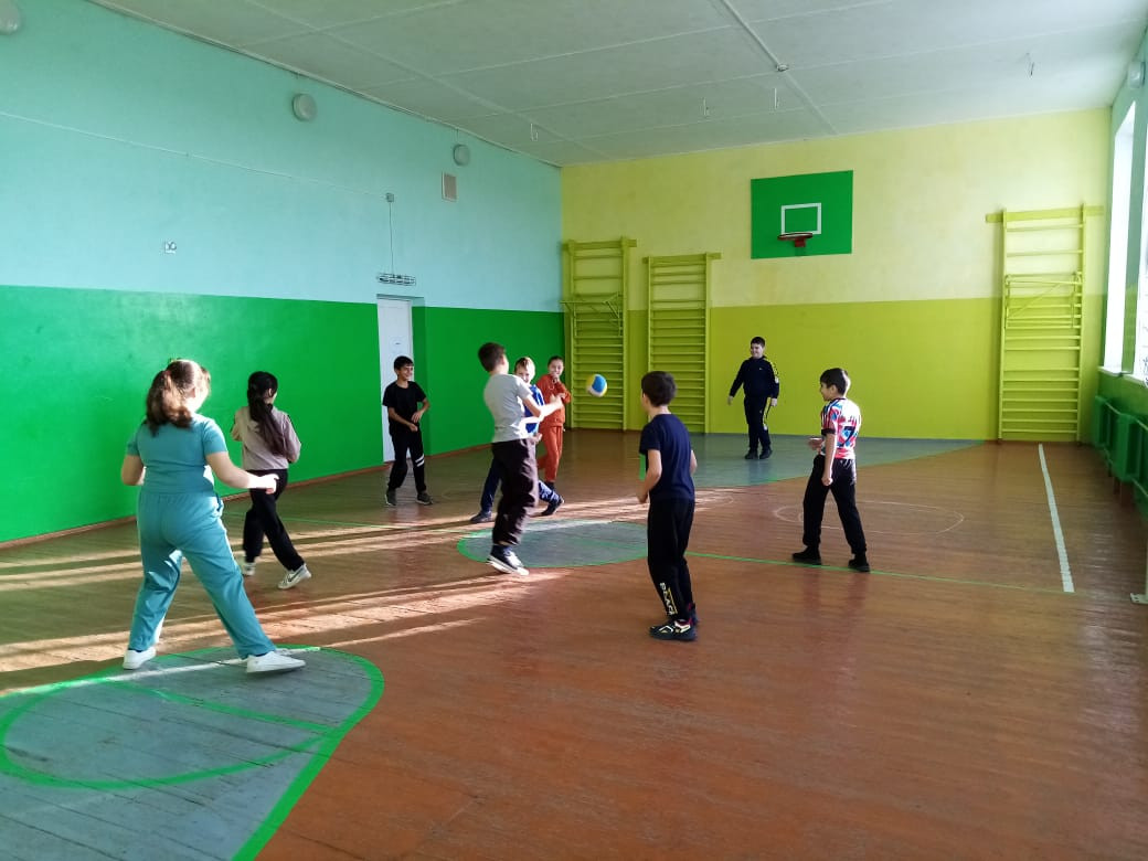 Постер к социальной практике: Умей себя защитить