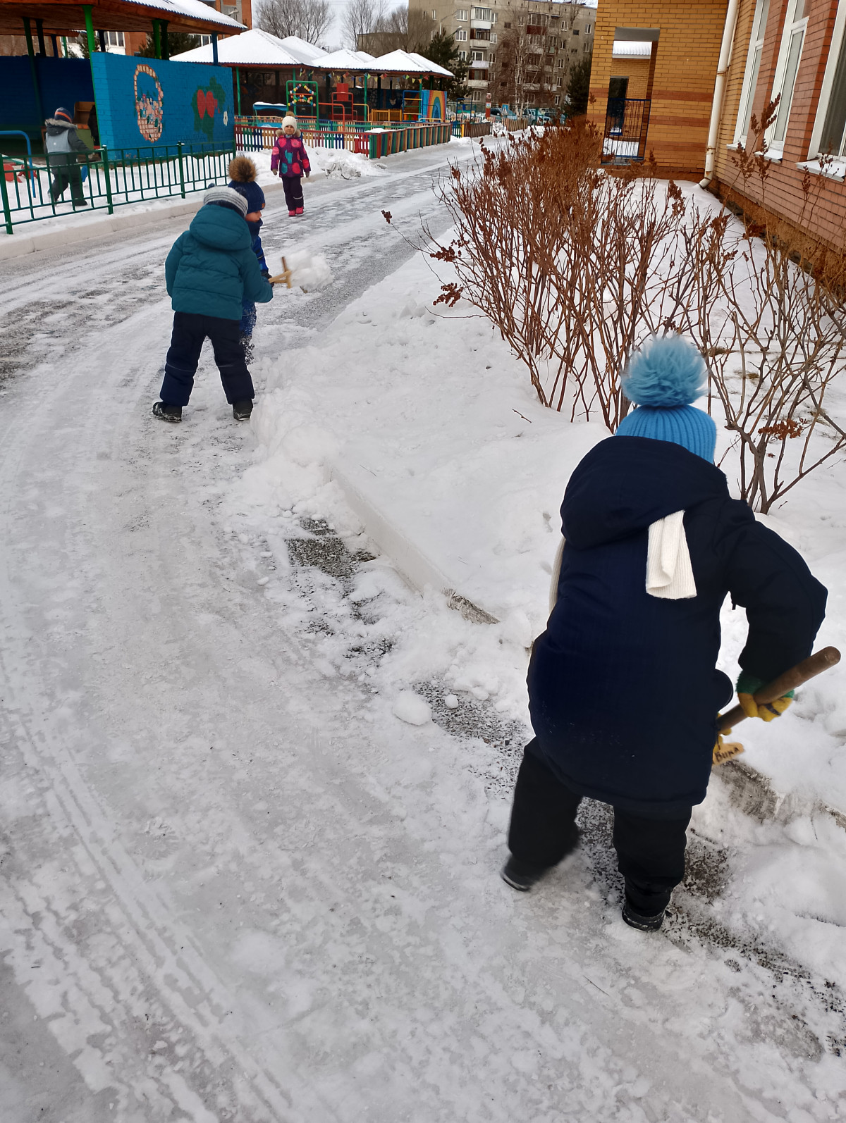 Постер к социальной практике: Помощь всегда нужна!