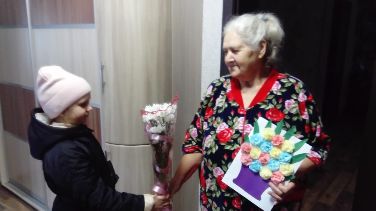 Постер к социальной практике: Это не просто подарок, а умение быть благодарными.
