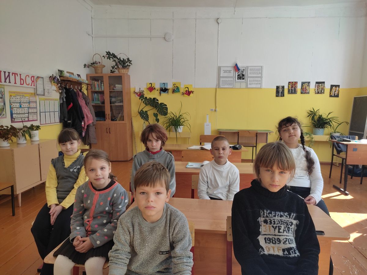 Постер к социальной практике: Доброжелательность, хорошие песни помогают людям в любых жизненных ситуация.х