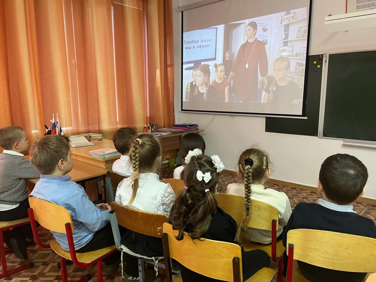 Постер к социальной практике: МБОУ ООШ 14 "Когда небо улыбается ", радость познания га