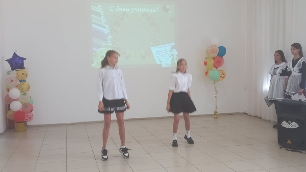 Постер к социальной практике: Учат в школе...