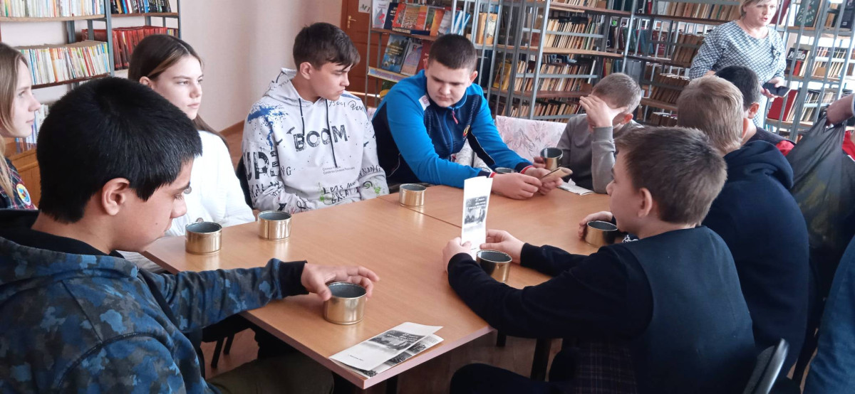 Постер к социальной практике: Дарить свою заботу - это счастье!