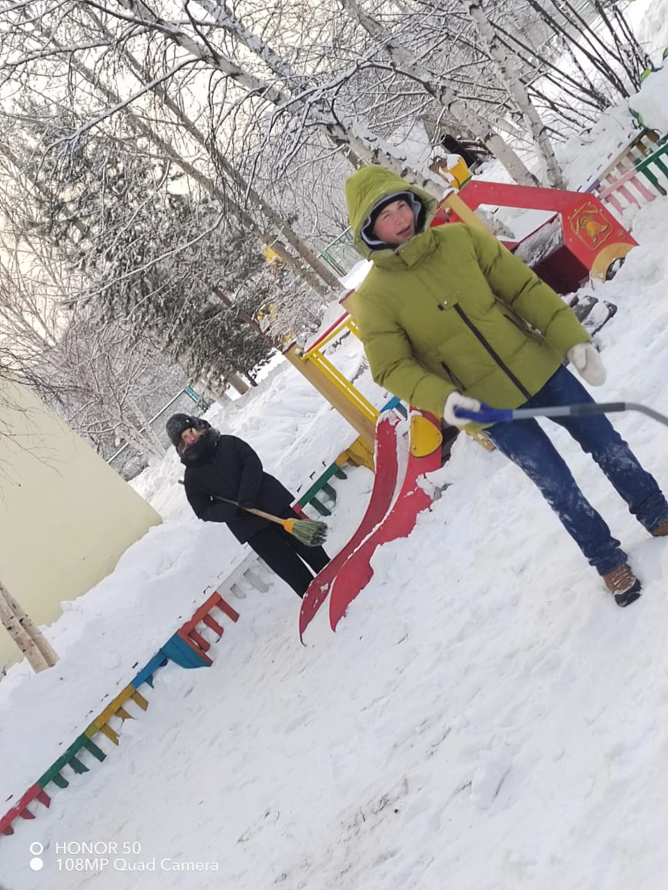 Постер к социальной практике: Главное - вместе, главное - дружно, главное - с сердцем горящим в груди