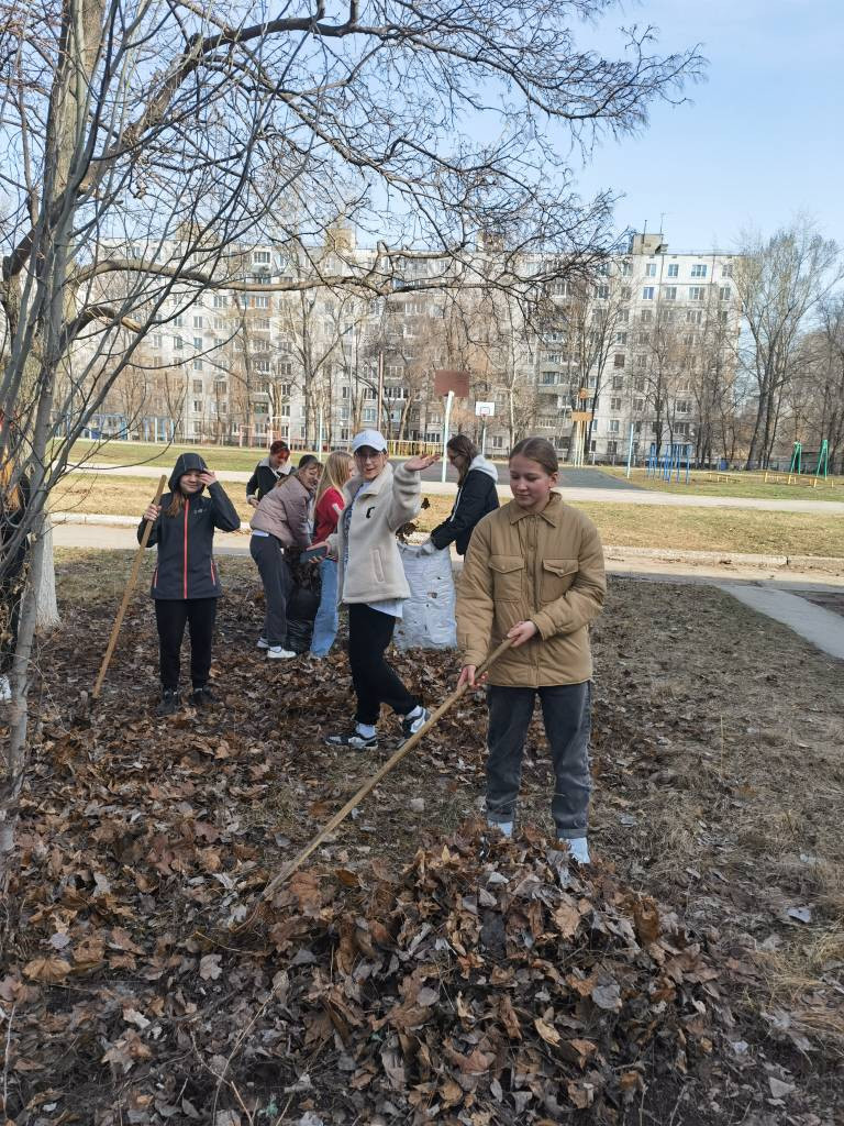 Постер к социальной практике: Век живи - век трудись, а трудясь, век учись.