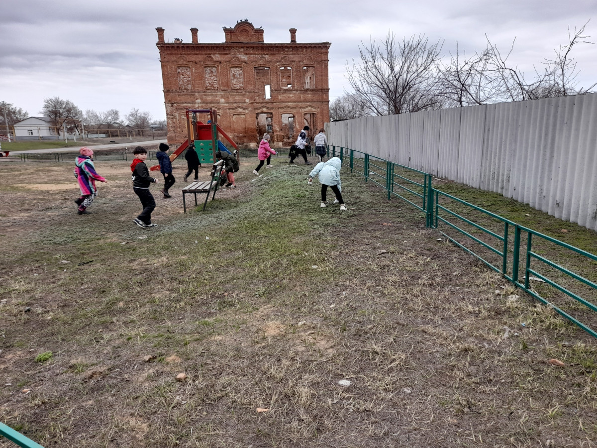 Постер к социальной практике: "Вместе, дружно делаем добро"