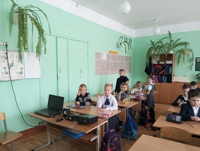 Постер к социальной практике: Добро в подарок
