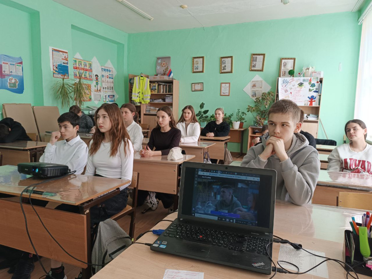 Постер к социальной практике: Помощь  солдатам на СВО