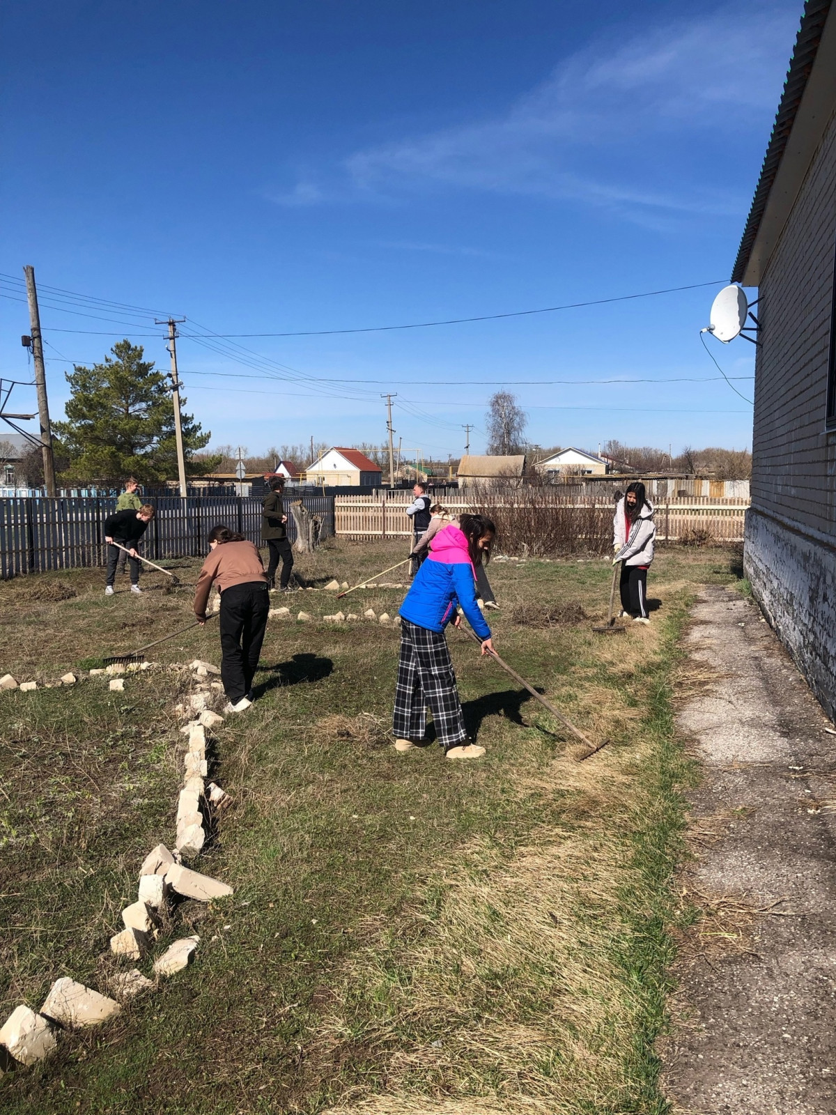 Постер к социальной практике: Сделать мир лучше, не так уж и сложно.