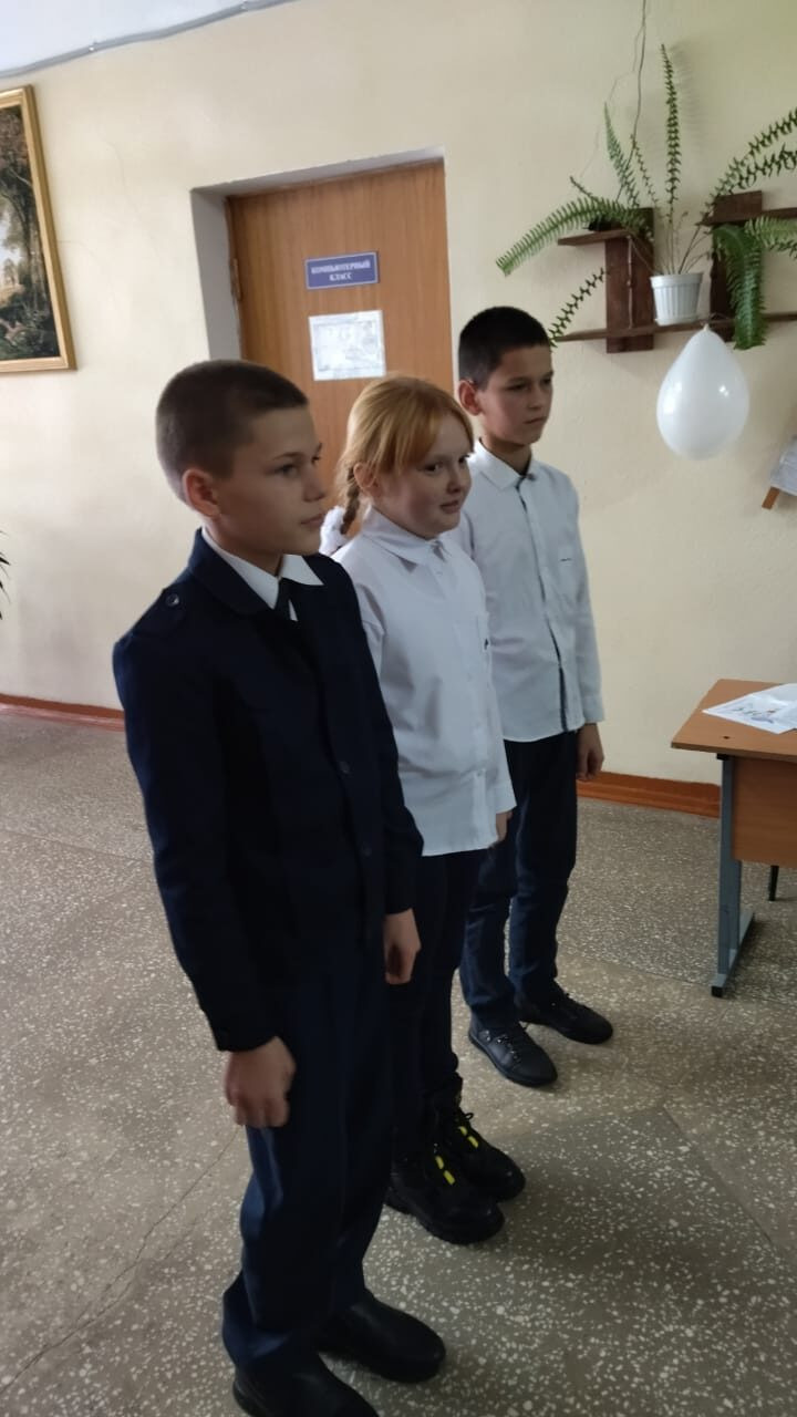 Постер к социальной практике: Поздравляем мам с праздником