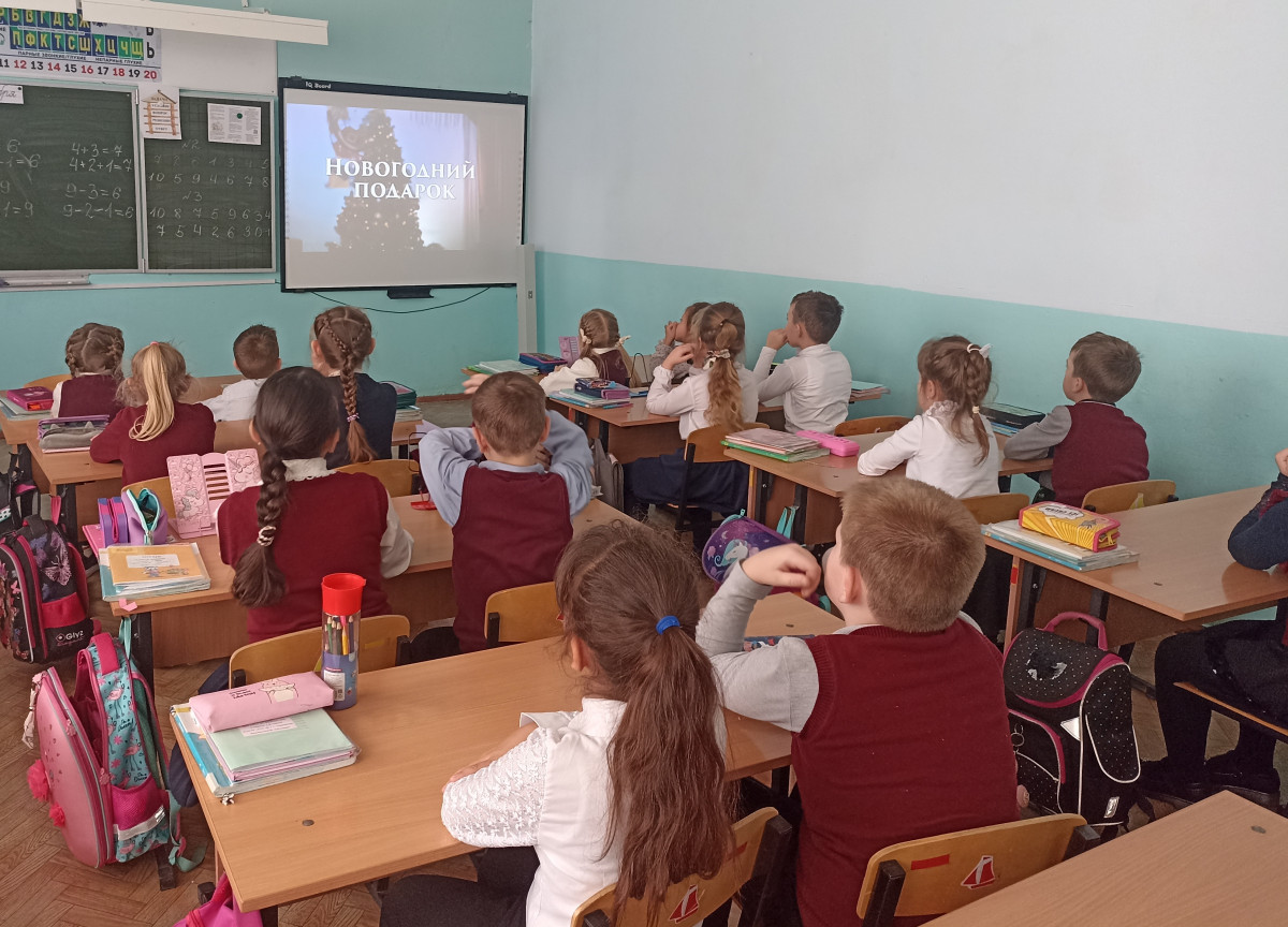 Постер к социальной практике: "Дарим праздник всем вокруг"