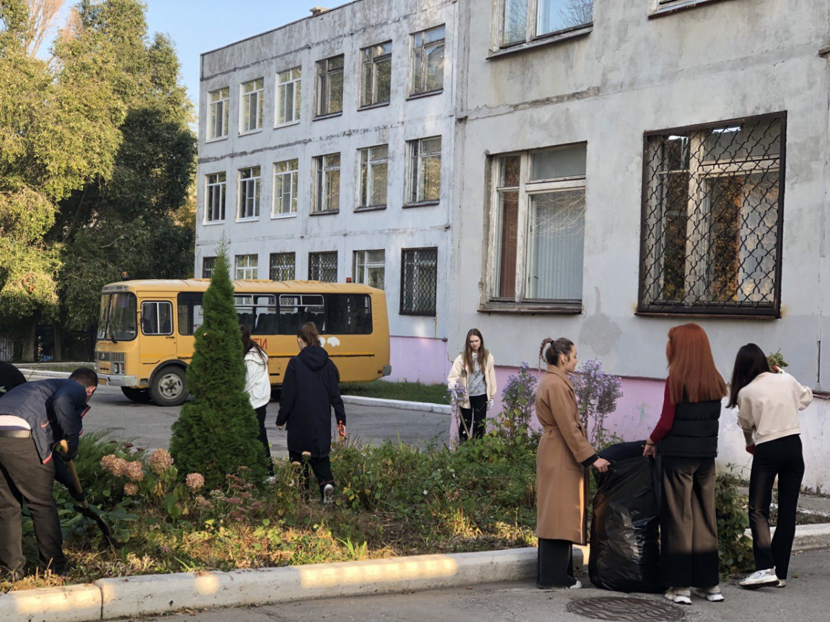 Постер к социальной практике: Общественный труд на благо школы