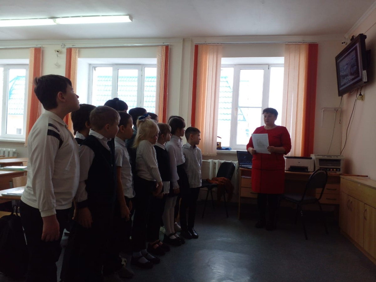 Постер к социальной практике: "ДОЛГ, ЧЕСТЬ, РОДИНА!"