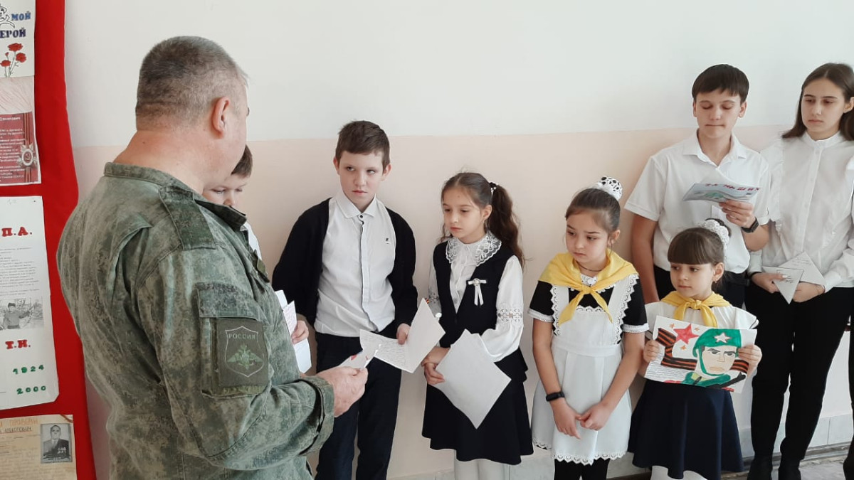 Постер к социальной практике: Герои среди нас