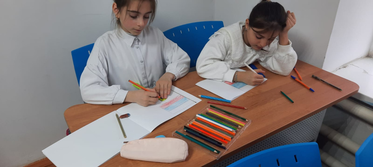 Постер к социальной практике: благодарить своих героев.