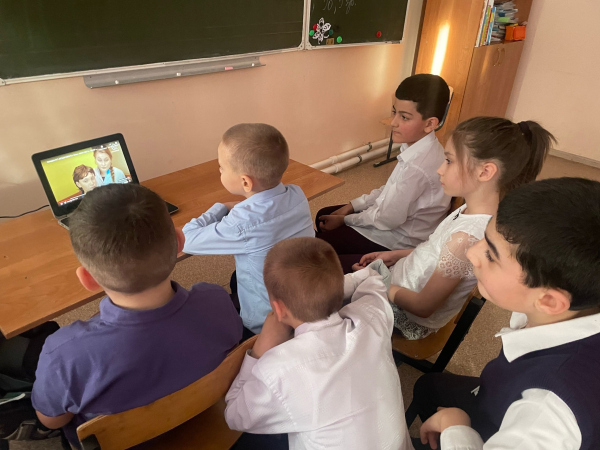 Постер к социальной практике: Добра желаешь – добро и делай.