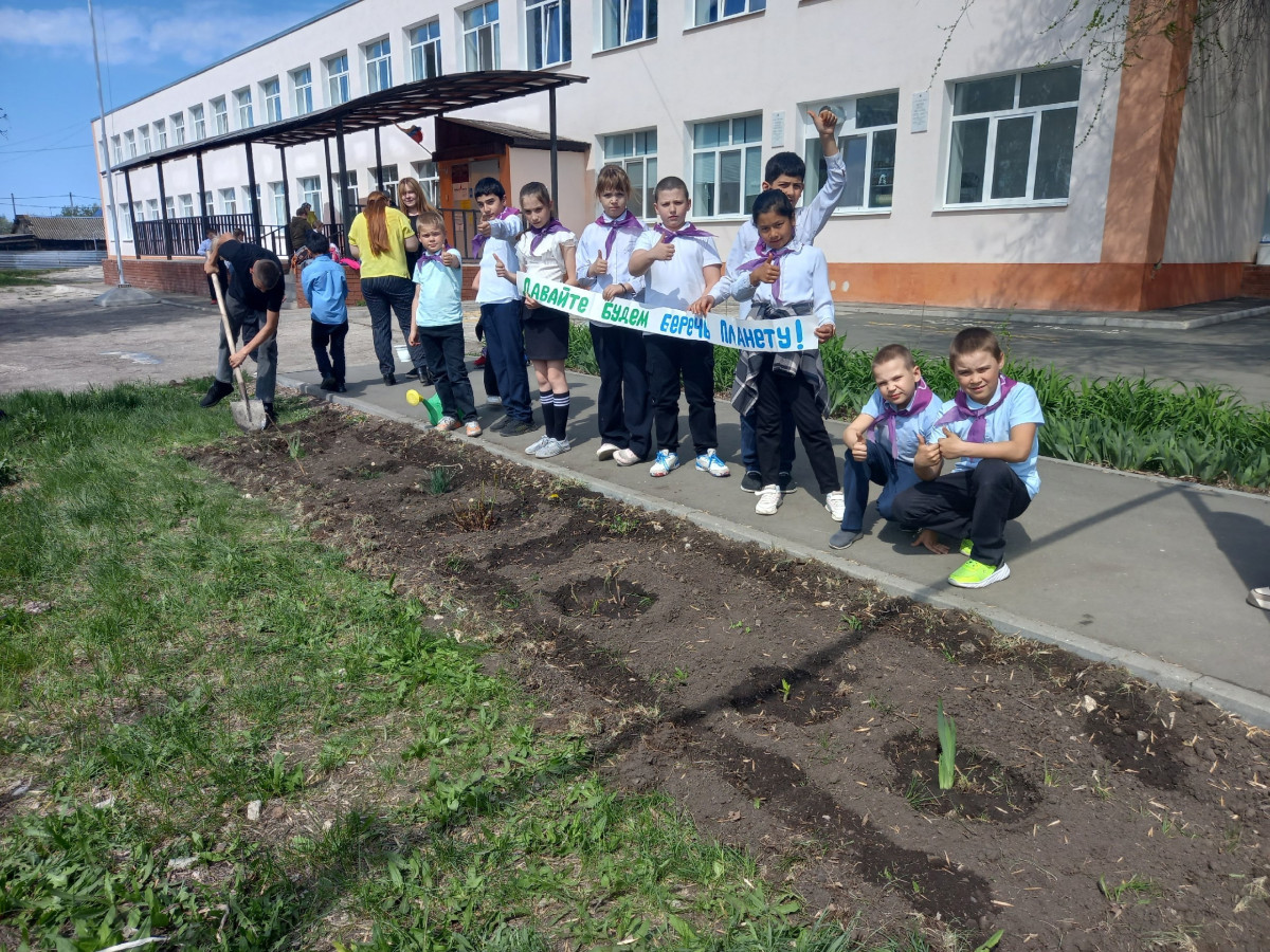 Постер к социальной практике: "Клумба Орлят"