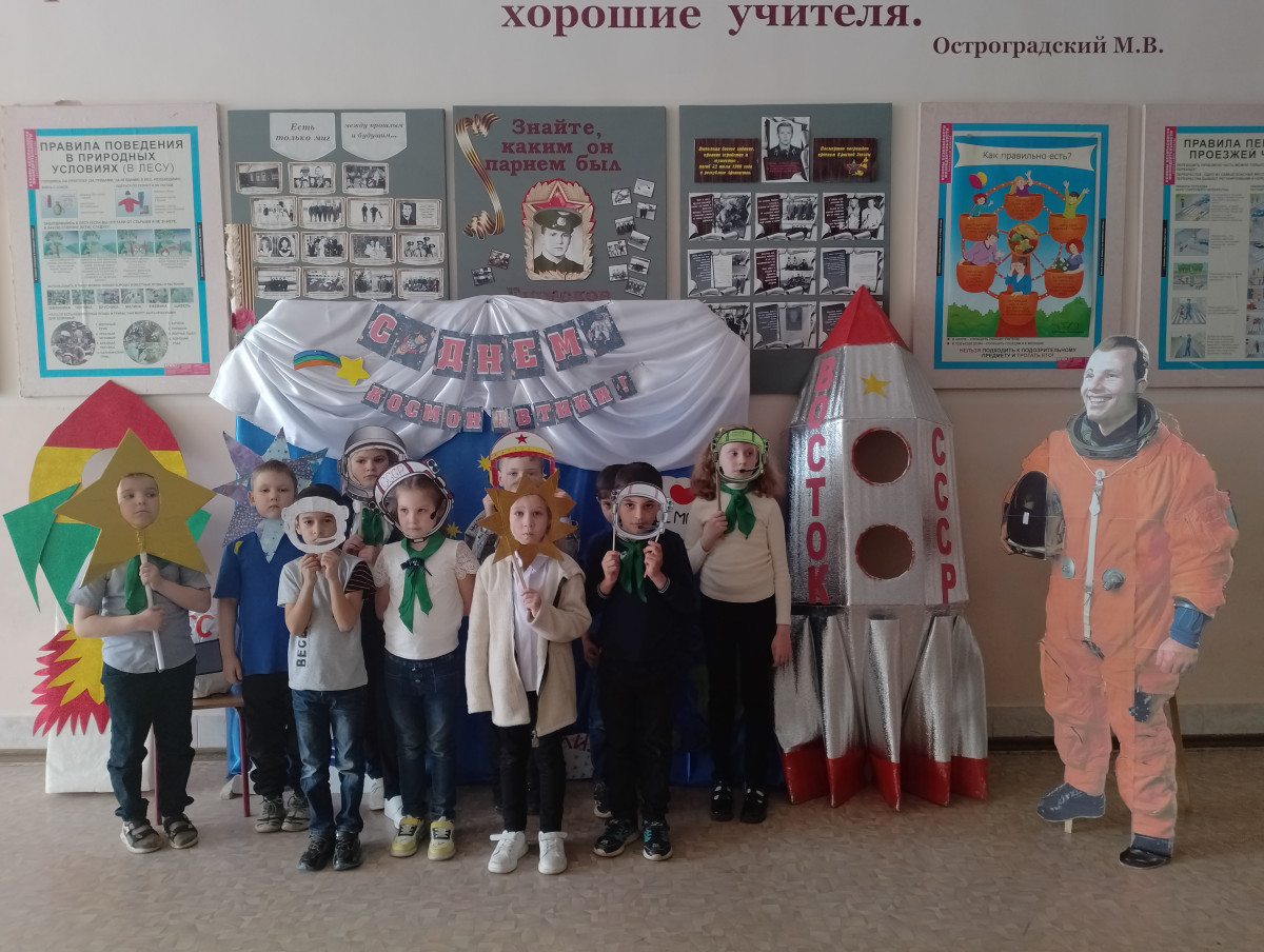 Постер к социальной практике: Герой- пример для подражания.