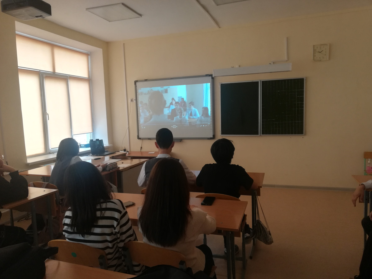 Постер к социальной практике: В любом человеке есть счастье.