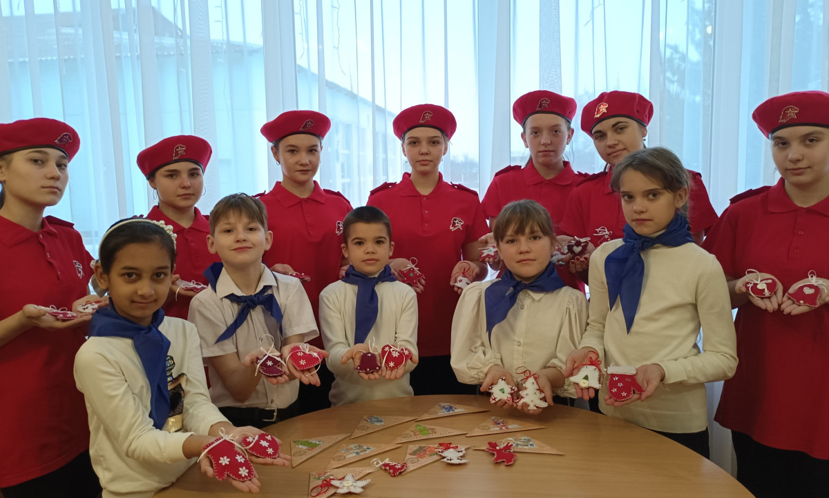 Постер к социальной практике: Частичка домашнего тепла солдатам