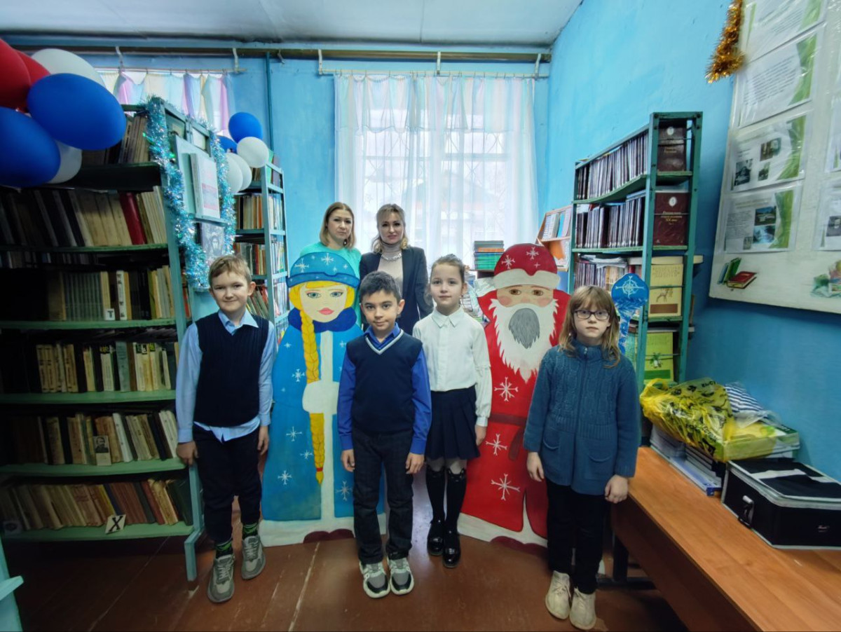 Постер к социальной практике: Дружно создаём новогоднее настроение!