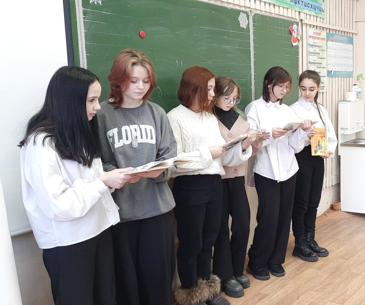 Постер к социальной практике: Одна книга тысячу людей учит